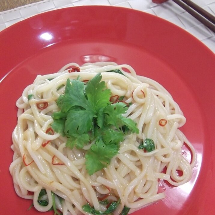 タイ風★焼きパクチーうどん